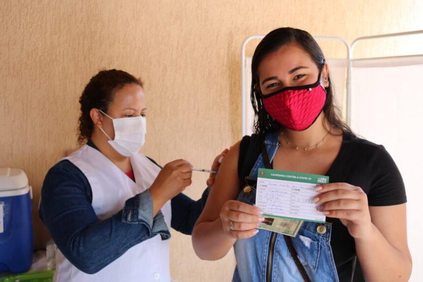 Plantão de Vacinação contra Gripe e Covid-19 acontece neste domingo (7)