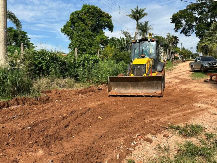 Estradas rurais recebem manutenção